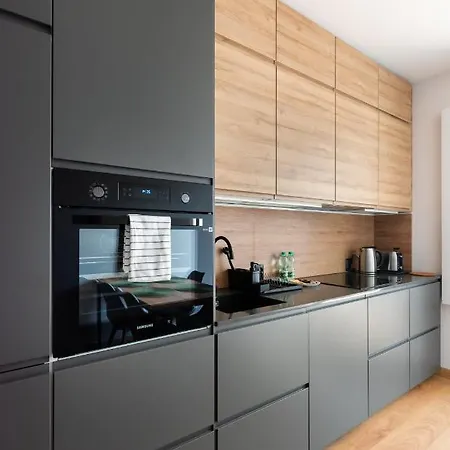 Apartament Wola Skwer Happy