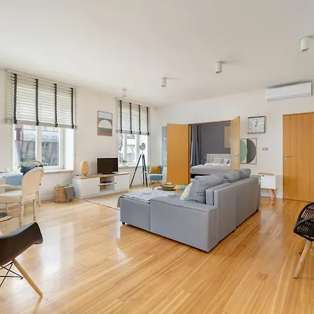 Chmielna Center With Bath Apartment *