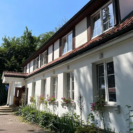 Aparthotel Dedek Park - Historyczny Dworek W Pieknym Parku Skaryszewskim Obok Stadionu Narodowego Warsaw