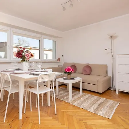 Metro Wawrzyszew By Renters * Warszawa