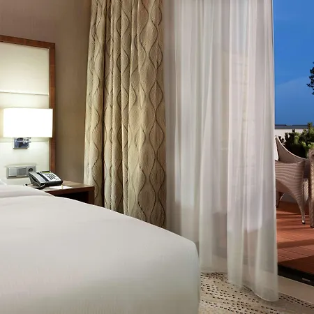 Отель Doubletree By Hilton & Conference Centre