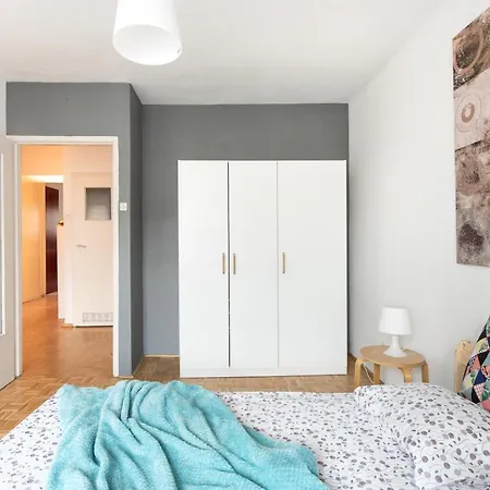 Room, Inflancka 19 * Warszawa