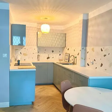 Close To Metro, 8 Minutes To Centrum And Near Airport Appartement Warschau