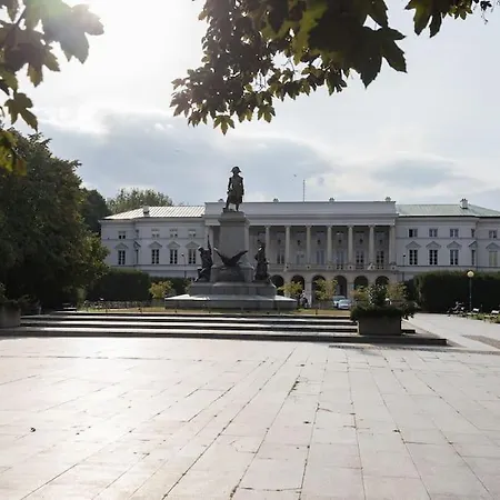 Specious Center With Park View *