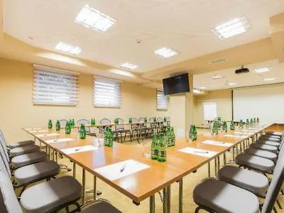 Otel Poleczki Airport Varşova