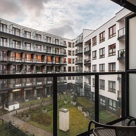Metro Park - Bielany By Sun & Snow Apartament