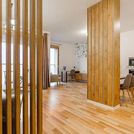 19 Dzielnica Kolejowa P&o Serviced Apartment