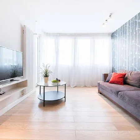 A Flat With View On Palace Of Culture Center 华沙