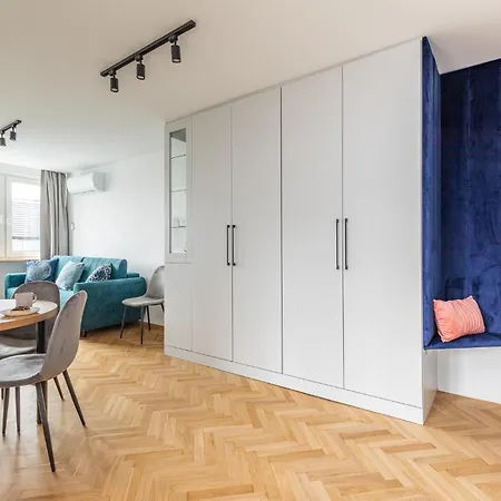 Superapart Zelazna 34 Appartement