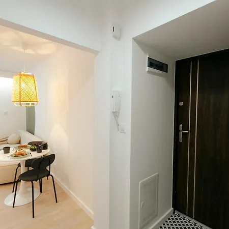 Pulawska 11 -prywatny 4 Osobowy W Centrum Warszawy - Better Apartament
