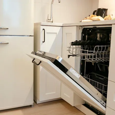 Pulawska 11 -prywatny 4 Osobowy W Centrum Warszawy - Better Apartament