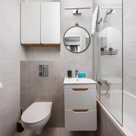 Appartement Rondo Onz Red & Yellow Varsovie
