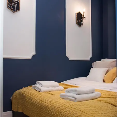 Hello I Charming In The Old Town Apartman