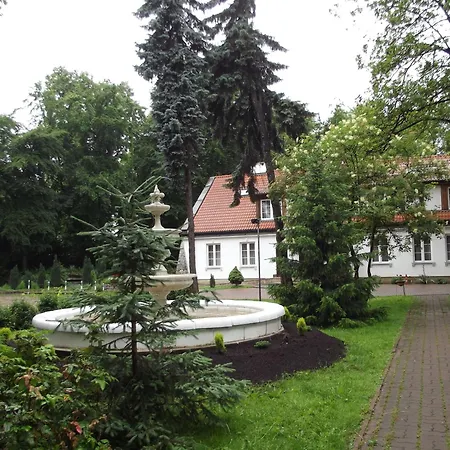 Dedek Park - Historyczny Dworek W Pieknym Parku Skaryszewskim Obok Stadionu Narodowego