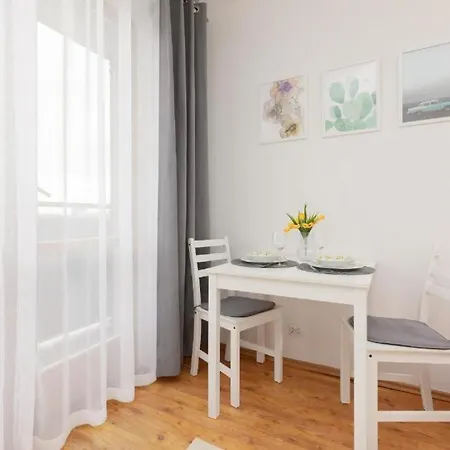 Wola Oasis - Cosy Near Metro Station Warszawa