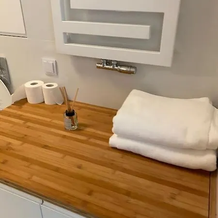 Old Town Praga-smart Home, Garage アパート