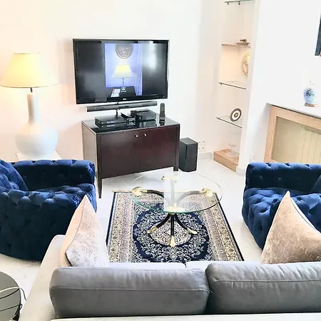 Mondrian Luxury & Old Town Appart hôtel