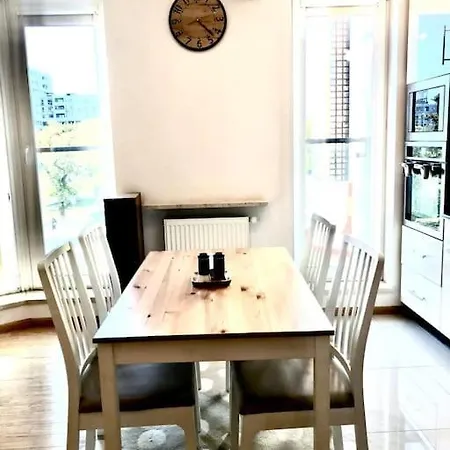 Nowoczesny Na Pradze * Varšava