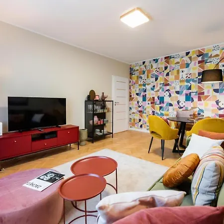 Daire Eclectic Near Old Town