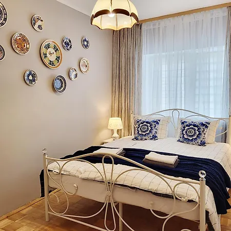 Bed and breakfast Husarska 60 *