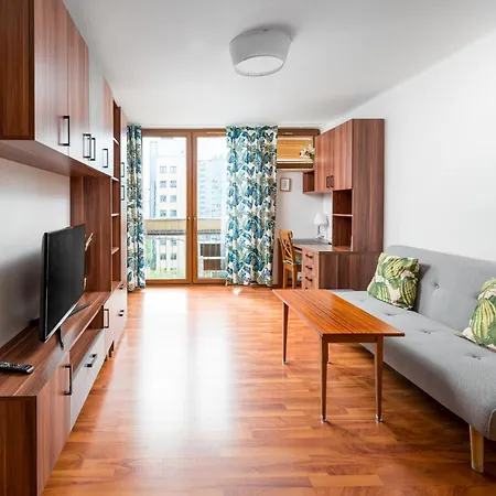 Park Mirowski Standard Apartment Warsaw
