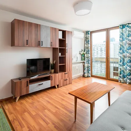 Park Mirowski Standard Apartment Warsaw
