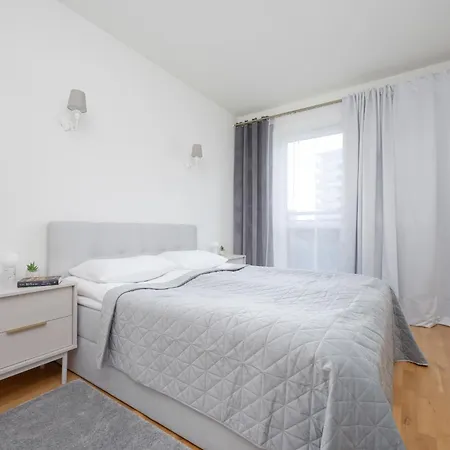 Apartament Wyjatkowy Z 3 Sypialniami I Balkonem By Renters