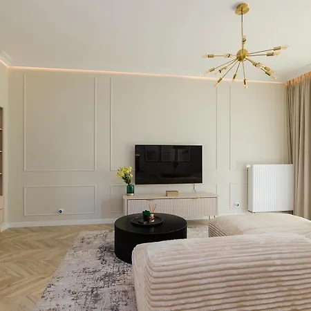 Holzera Prestige * Varşova