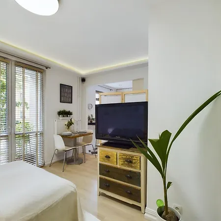 아파트 Comfortable For 2 People With Bathtub And Balcony In By Renters 바르샤바