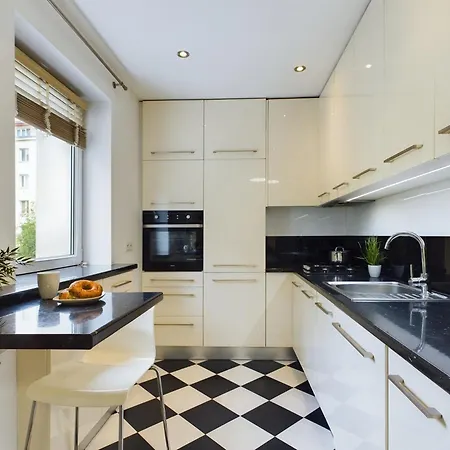 아파트 Comfortable For 2 People With Bathtub And Balcony In By Renters *