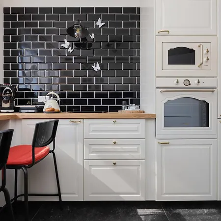 Exceptional In With Parking By Renters Apartament *