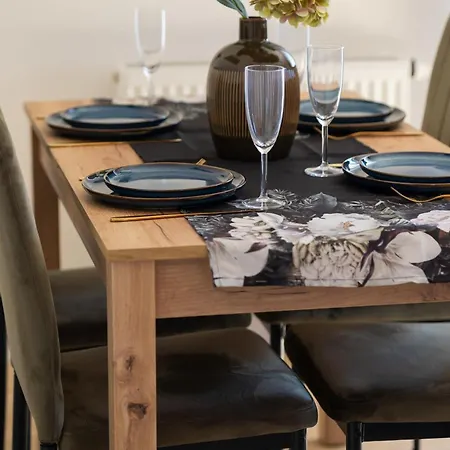 Exceptional In With Parking By Renters Apartament *