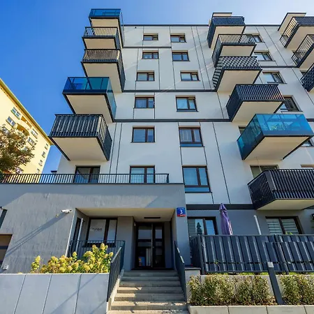 Exceptional In With Parking By Renters Apartament Warszawa