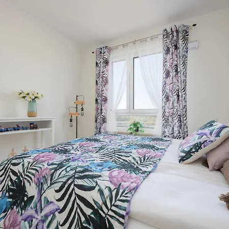 Exceptional In With Parking By Renters Apartament Warszawa