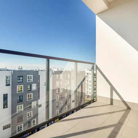 Apartment Air Conditioned In With Parking And Bathtub By Renters *