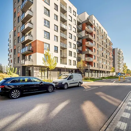 Air Conditioned In With Parking And Bathtub By Renters Apartment Warsaw