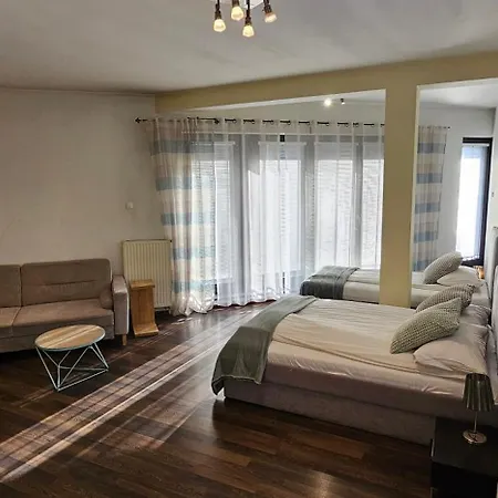 Arkadia By Visitwarsaw Apartamento