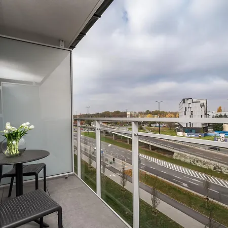 Pileckiego 59 & Parking By Perfect 422 & 357 Апартаменты *