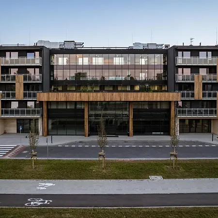 Pileckiego 59 & Parking By Perfect 422 & 357 Апартаменты
