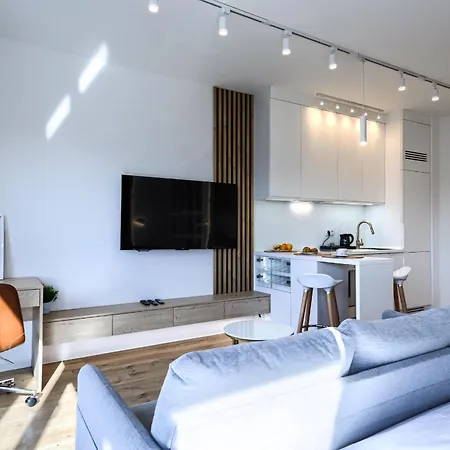 Apartament House Living