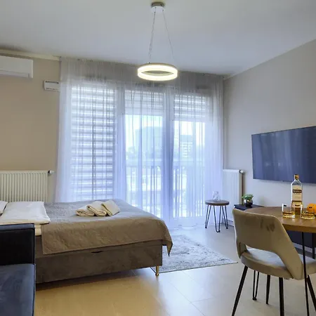 Apartament House Living