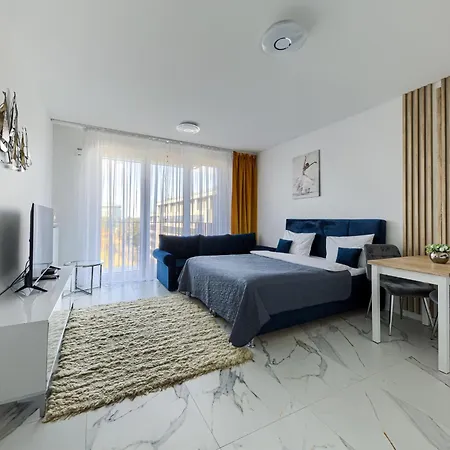 Apartament House Living