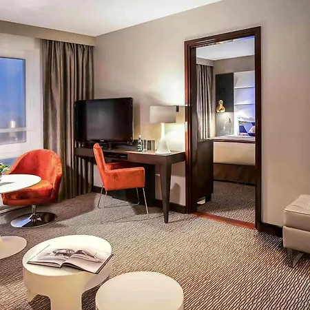Sofitel Victoria Hotel