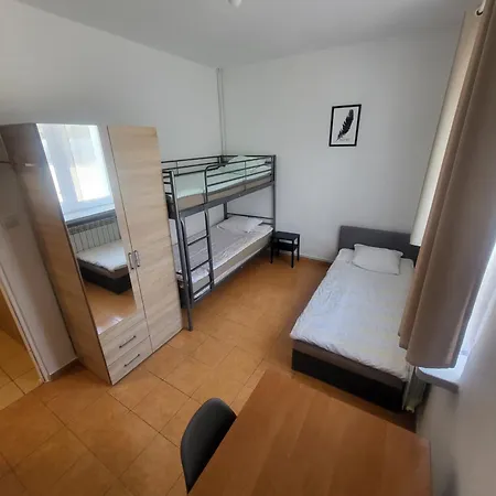 住宿加早餐酒店 Rooms4rest Popularna - Private For Tourists - Atr Consulting Sp, Z O,o, *