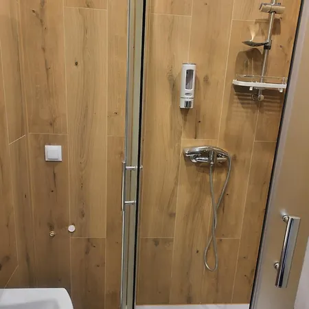 Rooms4rest Popularna - Private For Tourists - Atr Consulting Sp, Z O,o, 住宿加早餐酒店 *