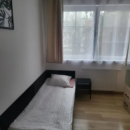 Rooms4rest Popularna - Private For Tourists - Atr Consulting Sp, Z O,o, 住宿加早餐酒店 华沙