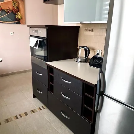 Three-room On Skarbka Z Gor Apartment *