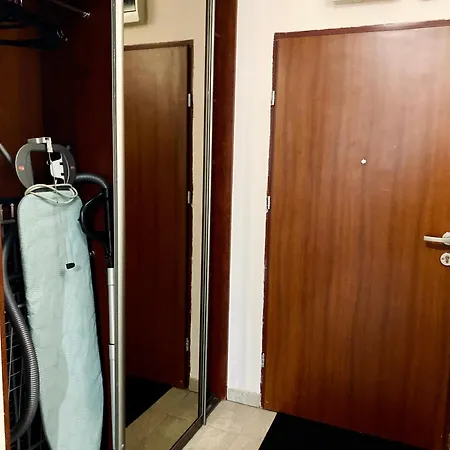 Three-room On Skarbka Z Gor Apartment *