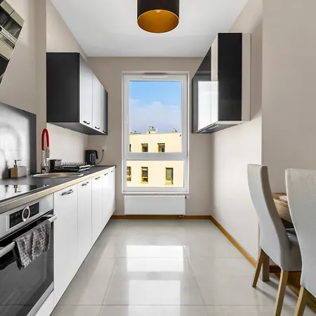 Wola - Parking And Balcony - By Rentujemy Apartamento