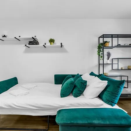 Kolo Malachite Apartmán Varšava